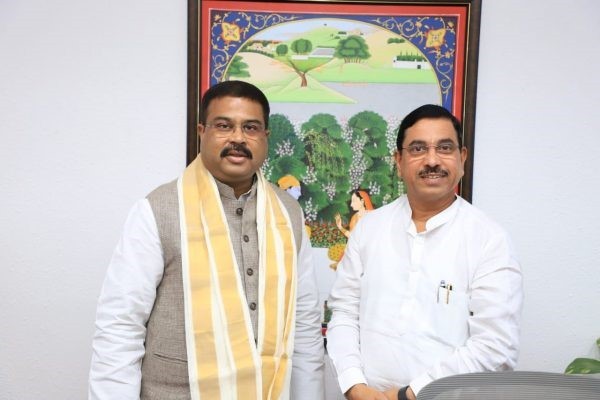 धर्मेंद्र प्रधान के इस्तीफे के बाद बड़ा फैसला! इनको मिला शिक्षा मंत्रालय का अतिरिक्त प्रभार