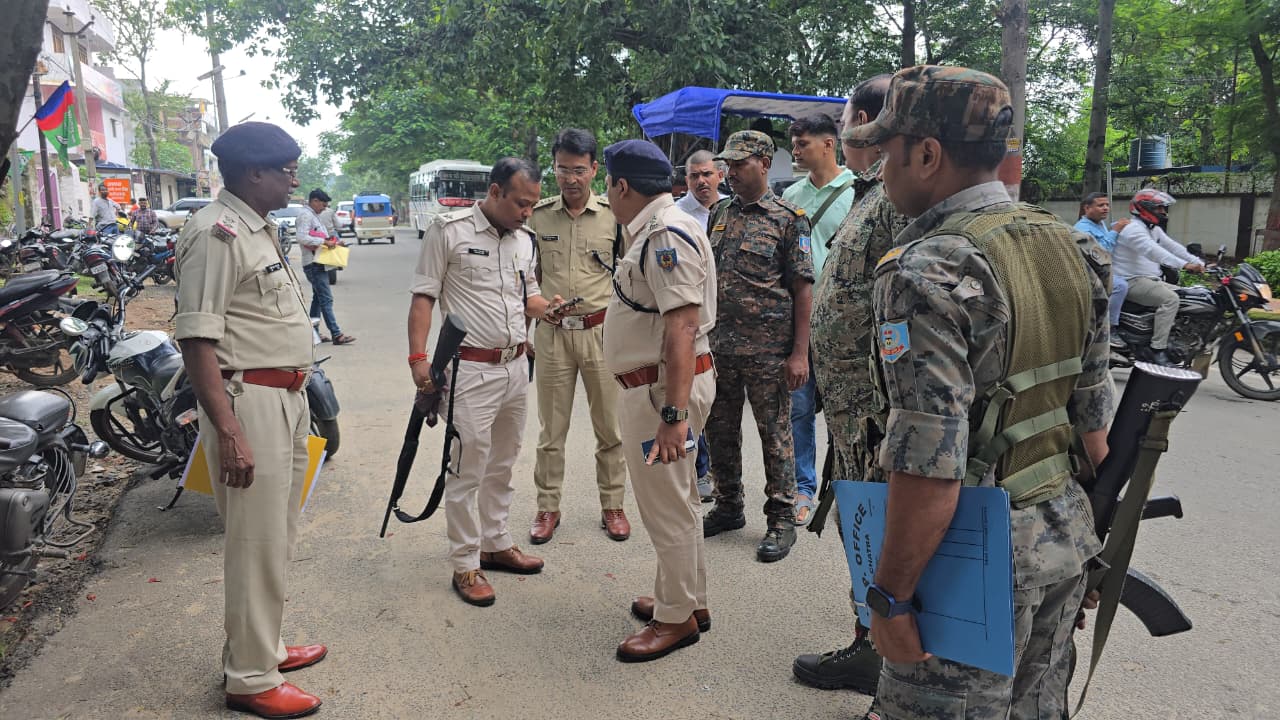 Chatra Breaking News: एसपी आवास के बाहर दिनदहाड़े फायरिंग, निजी गार्ड की मौत