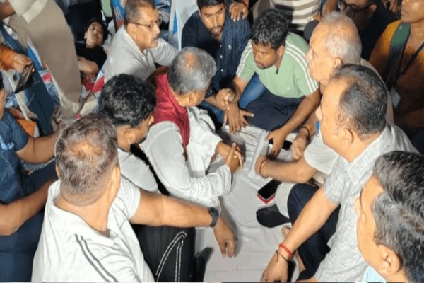 Ranchi News: JPSC आंदोलन में BJP की एंट्री! बाबूलाल मरांडी ने छात्रों से की मुलाकात
